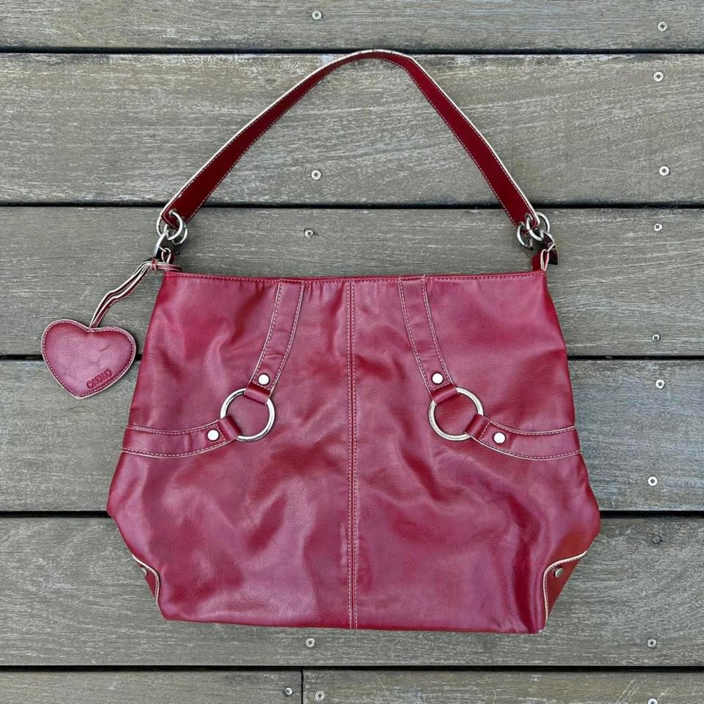 Vintage Y2K XOXO Red Vinyl Shoulder Bag Purse Tote w/ Heart Mirror Bag Charm
